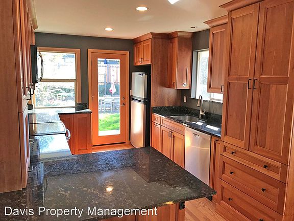 5th image of 7036 11th Ave NW