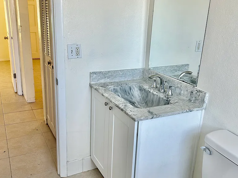 216 Orchard St #B — Photo 5