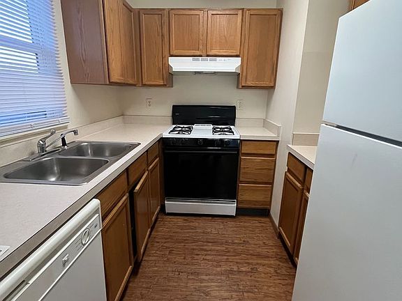 4th image of 219 Tanglewood Dr APT A