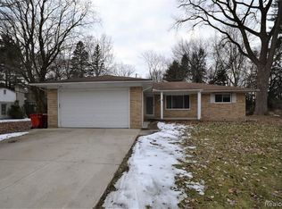 22511 Carleton Ave, Southfield, MI 48033