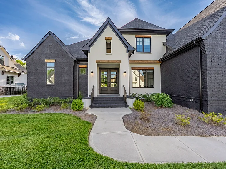 10119 Laurier Ln — Photo 4