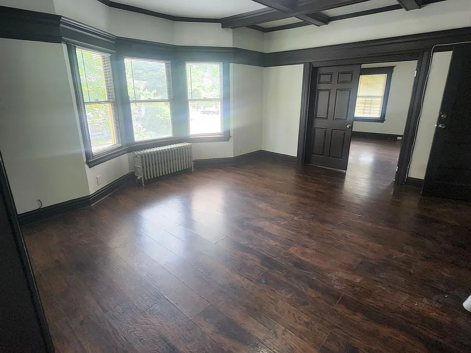 40 Warrington Pl #1