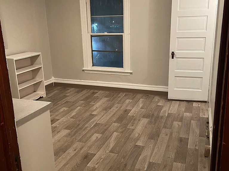3 Thomas Ave — Photo 2