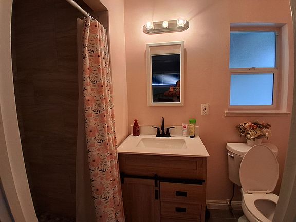 4th image of 3900 Fargo Way