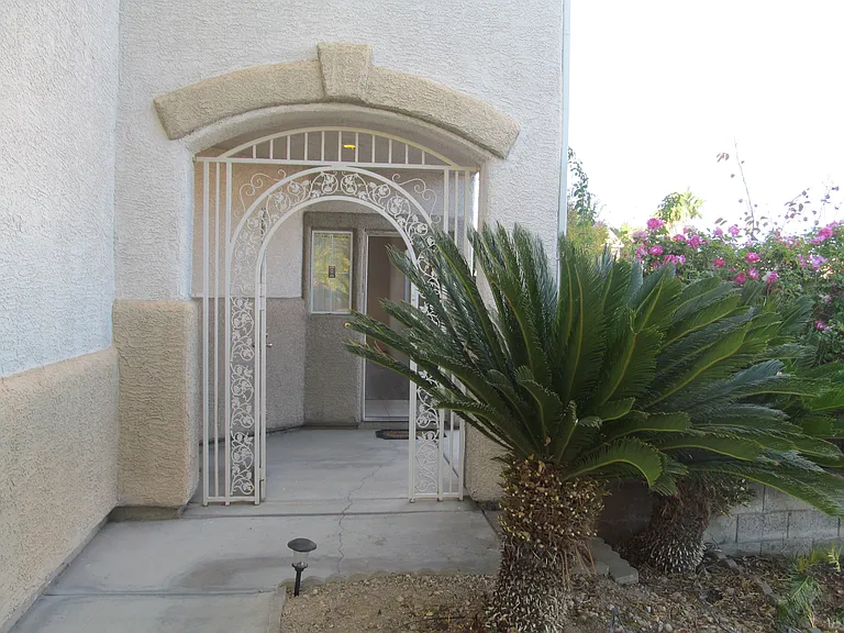 9600 Rainfall Ave — Photo 2