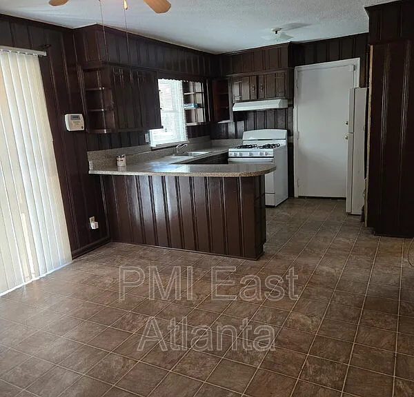 2332 Carey Dr SE — Photo 8