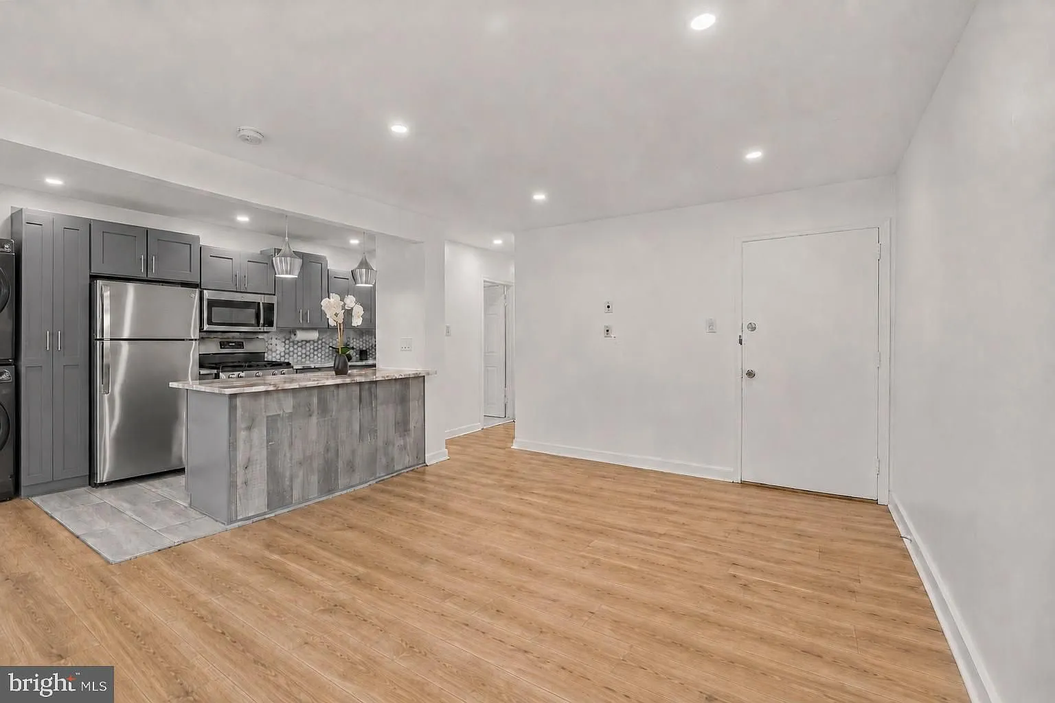 2 bed, 1682 sqft, $1,600 — Photo 3