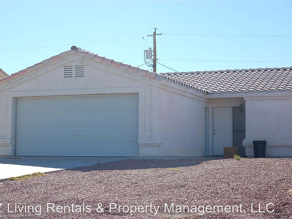 2nd image of 3270 Arapaho Dr