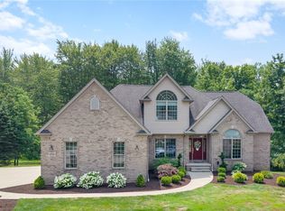 5229 Waterbridge Dr, North Royalton, OH 44133