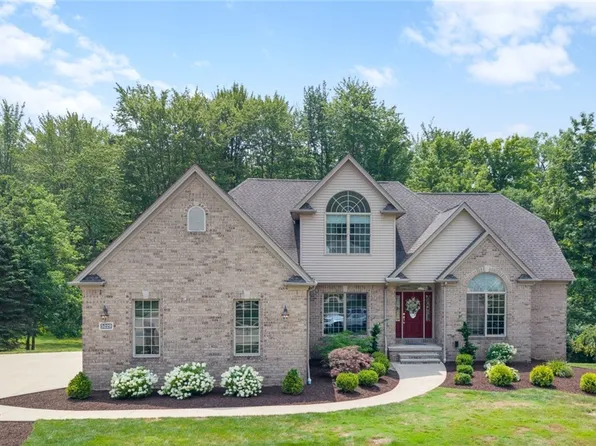 5229 Waterbridge Dr, North Royalton, OH 44133