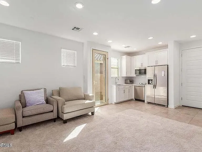 3741 S 64th Dr — Photo 9
