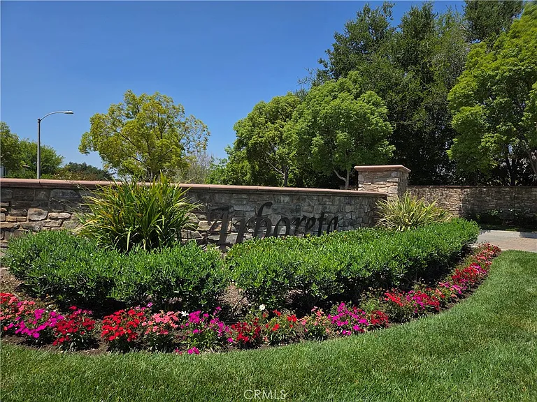 175 Martindale Way — Photo 3