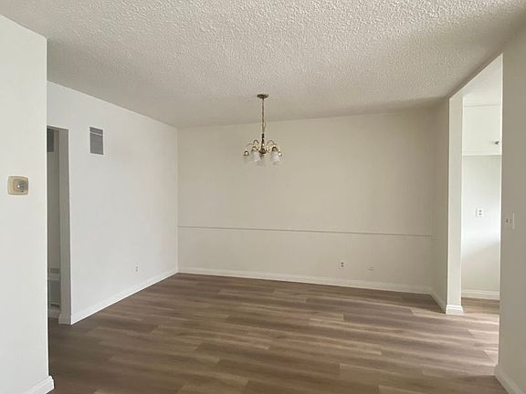 4th image of 202 S Del Mar Ave #B