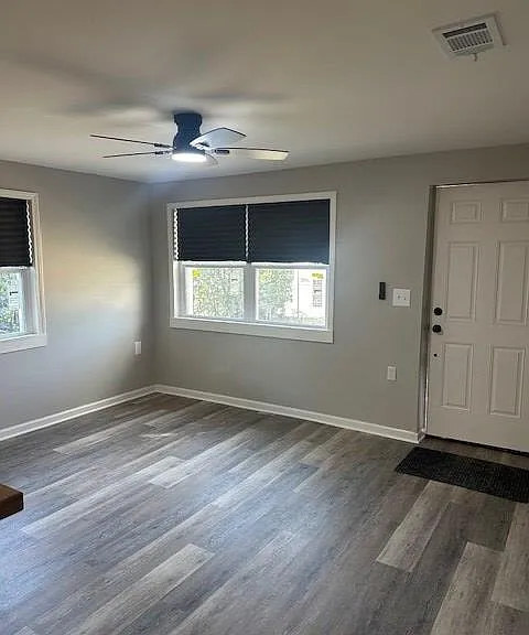 4 E Washington Ave — Photo 2