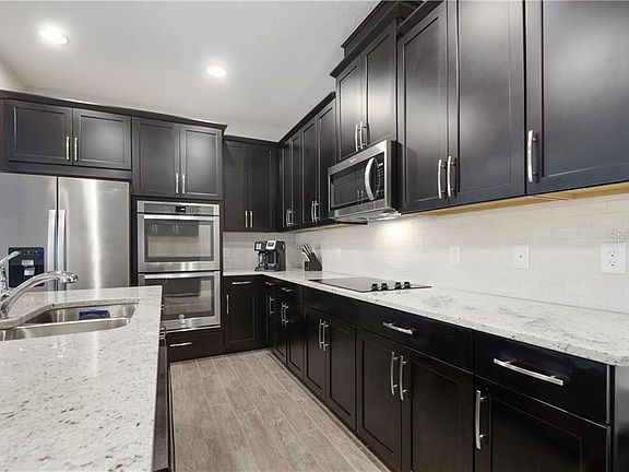 5th image of 15866 Country Lake Dr