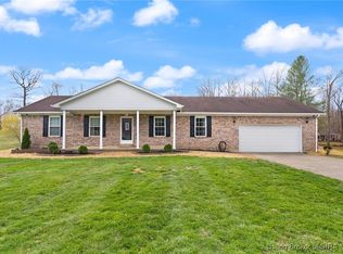 987 Pinewood Trl NE, New Salisbury, IN 47161