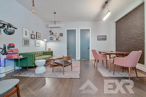 Rented by EXR | media 20