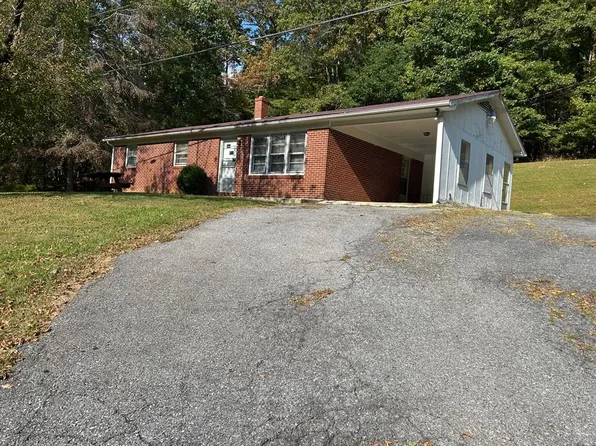 427 Blackberry Ln, Galax, VA 24333