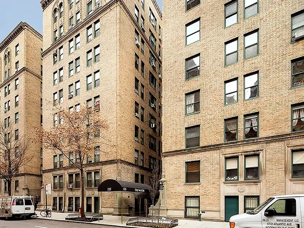 325 West 45th Street image 7 of 10