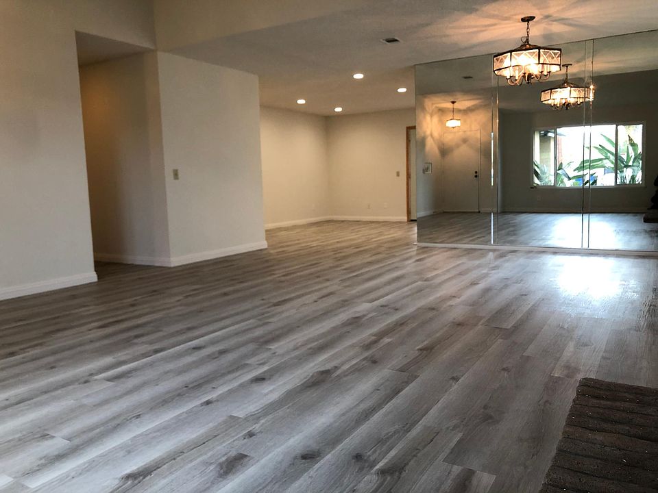 1st image of 25837 Hinckley St