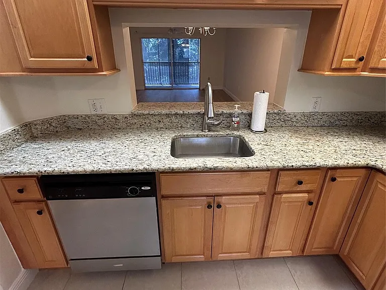 900 SW 142nd Ave #202L — Photo 9