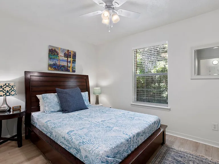 233 Palmetto Ln #B — Photo 12