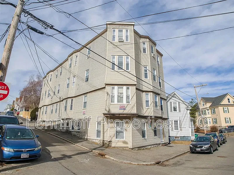 82 Gershom Ave #7
