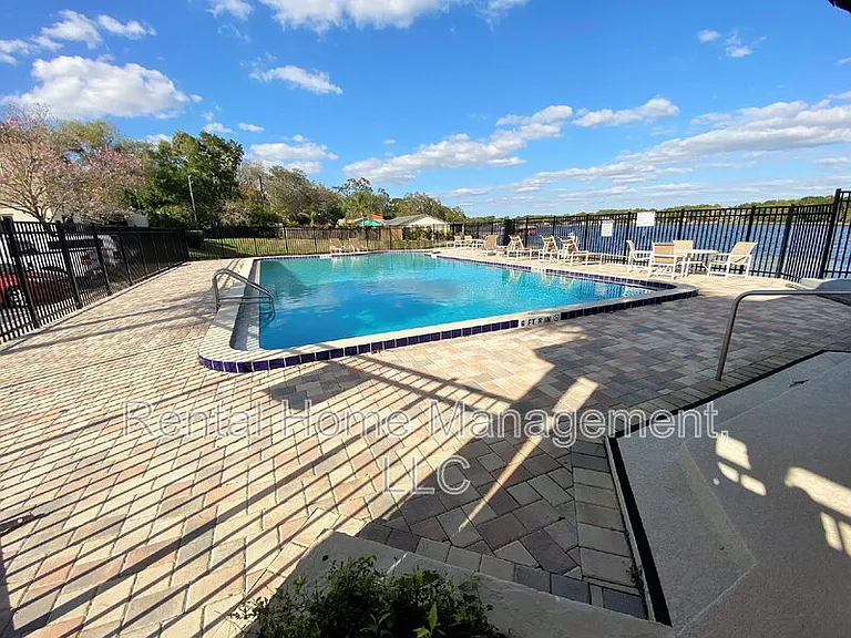 772 Olympic Cir #H2 — Photo 11