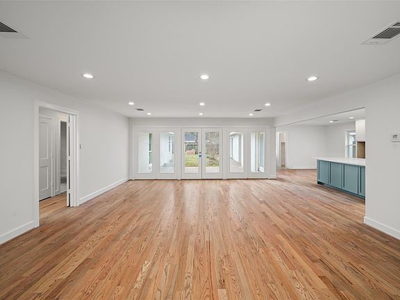 4th image of 7727 Fairdale Ln