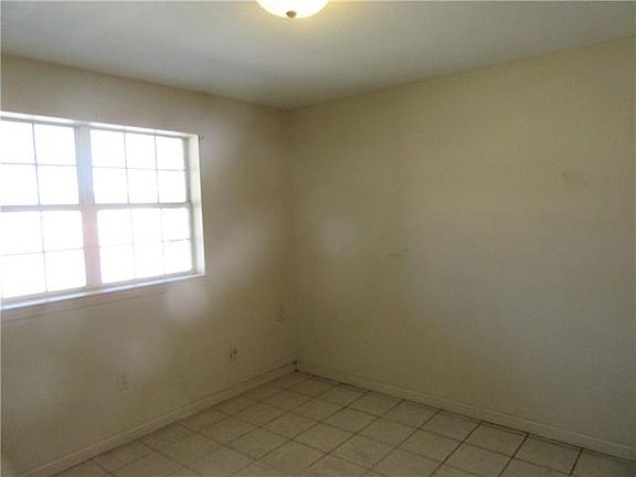 3rd image of 306 E Josephine St