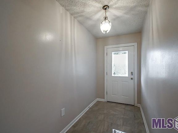 3rd image of 5943 Landmor Dr