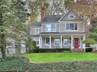 38 Crest Dr, Little Silver, NJ 07739