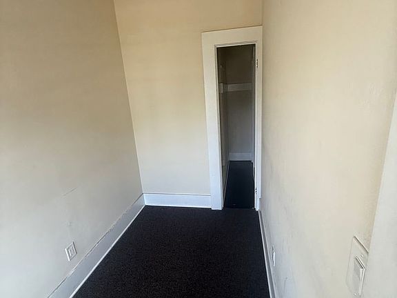 5th image of 233-239 W Hawthorn St #2070-2076