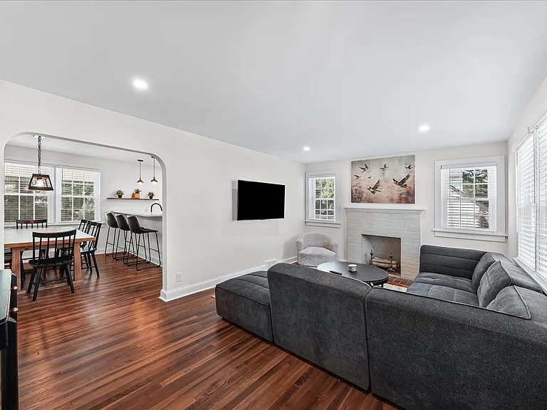 8 Stanton Ave — Photo 33