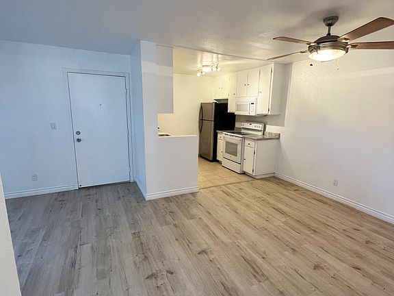 3rd image of 701 Ash Ln APT 102