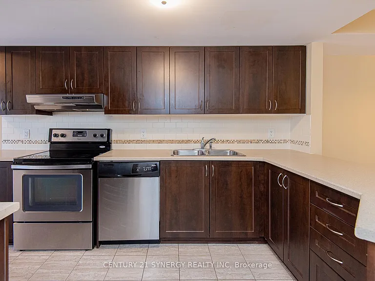 2228 Tenth Line Rd — Photo 9