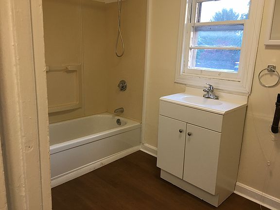 bath tub