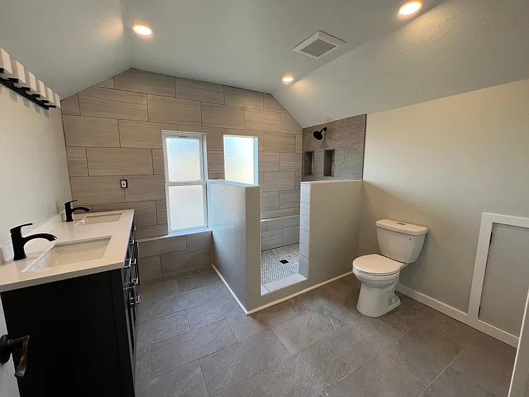 211 Stanford Ave — Photo 15