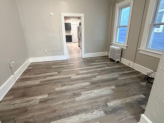 4th image of 346 N Washington St