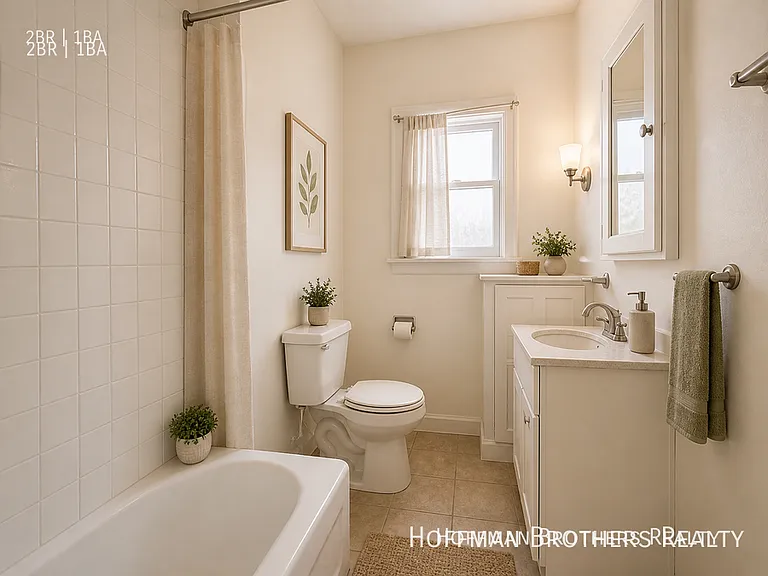 1231 S Plymouth Blvd #102 — Photo 4