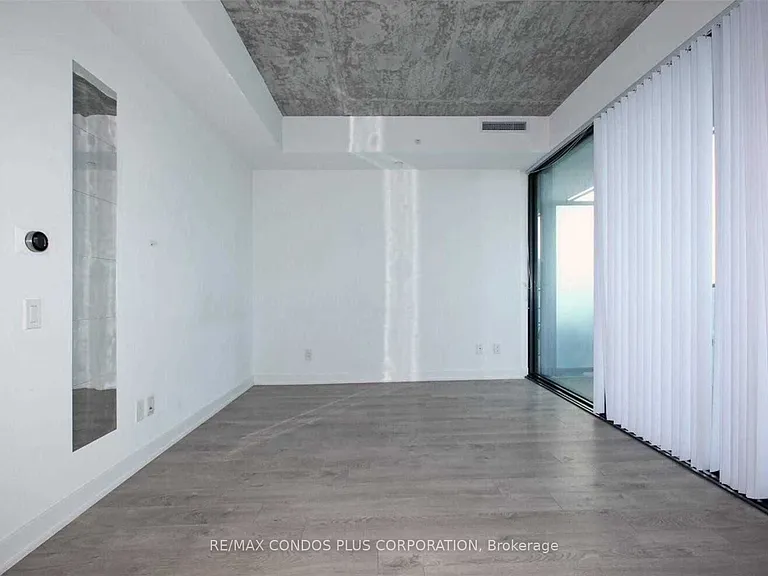 185 Roehampton Ave #1504 — Photo 13