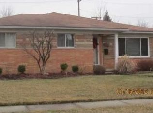 21320 Violet St, Saint Clair Shores, MI 48082