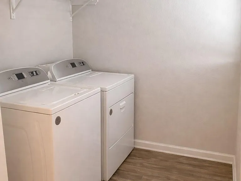 20935 Endeavor St — Photo 11