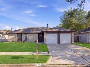 9927 Shell Rock Rd, La Porte, TX 77571