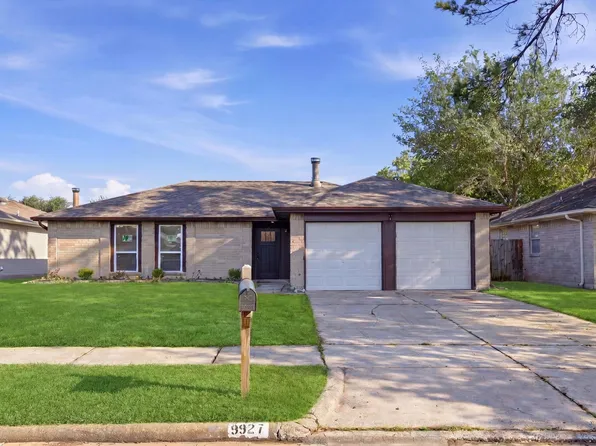 9927 Shell Rock Rd, La Porte, TX 77571