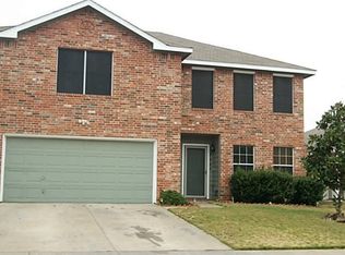 2805 Maegen Cir, Fort Worth, TX 76112