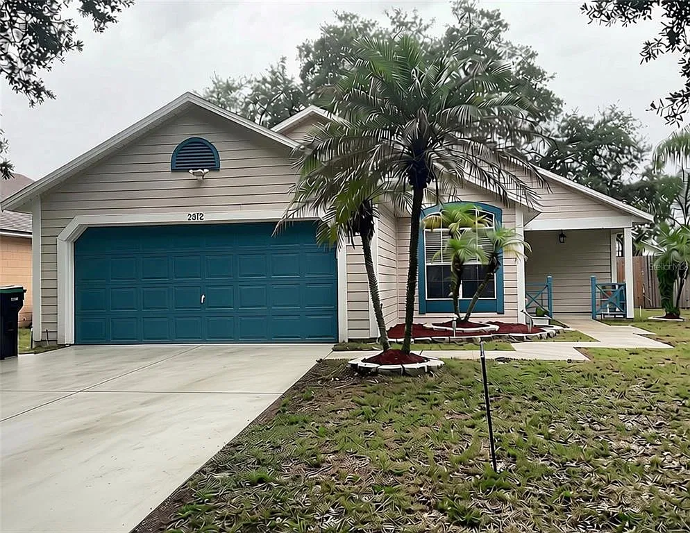 3 bed, 2.0 bath, 1243 sqft, $2,300 — Photo 1