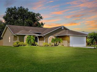 950 Carnation Dr, Sebastian, FL 32958