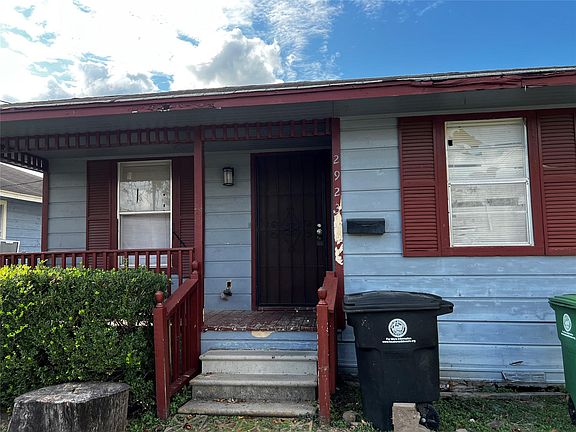 2nd image of 2915 Helberg Rd