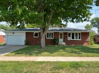 1323 Cook St, De Pere, WI 54115